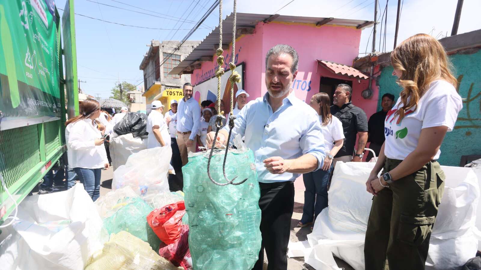 Con este acuerdo, ambas instituciones efectuarán el programa Reciclar Para Ganar, Monterrey Limpio, para promover el reciclaje de materiales.