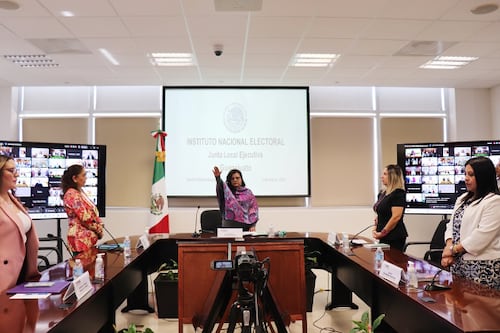 Asume Ana Lilia Pérez Mendoza titularidad del INE en Guanajuato
