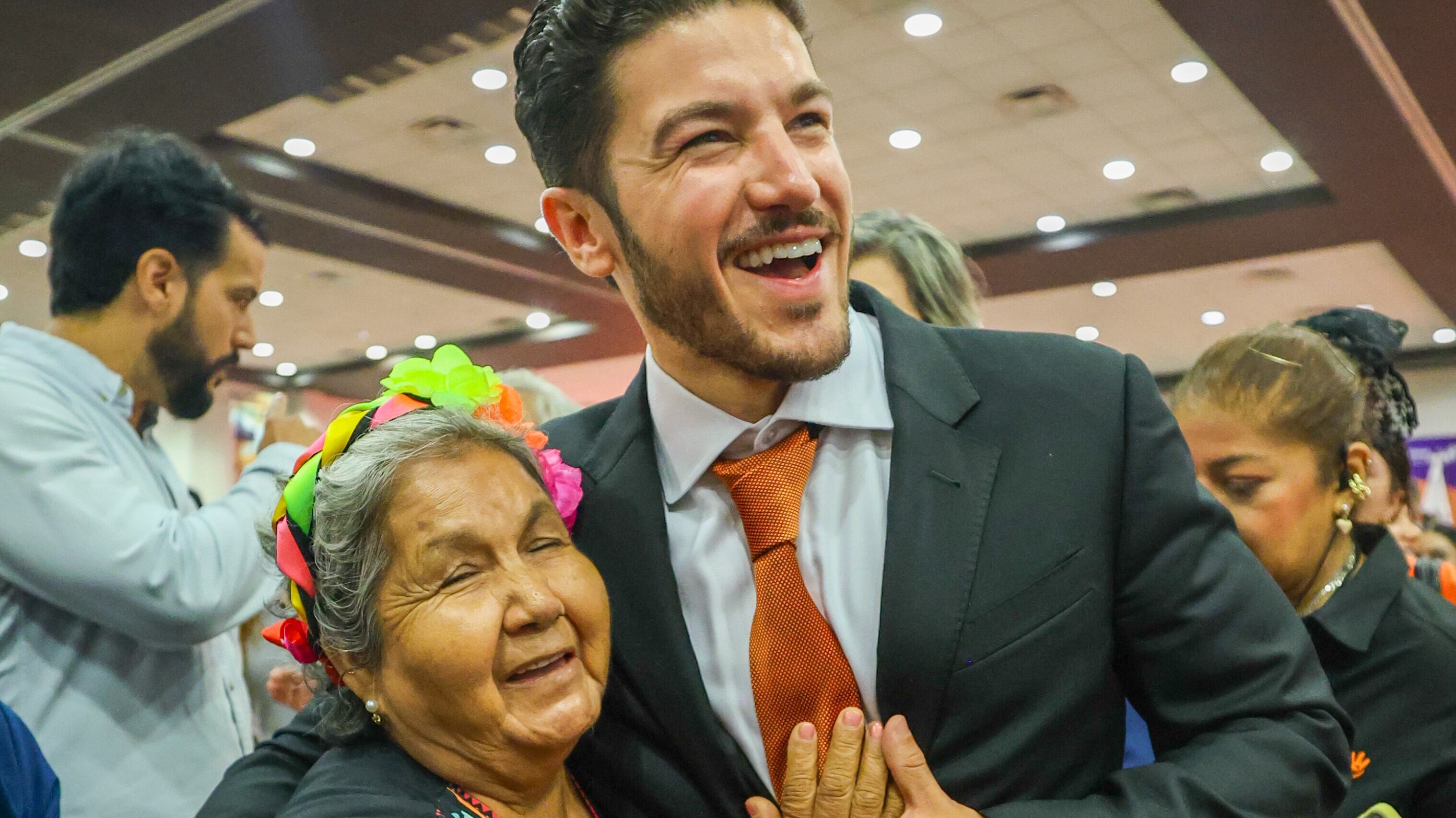 García participó en la inauguración del Octavo Encuentro Sin Límites Re-Volucionando el Envejecimiento.