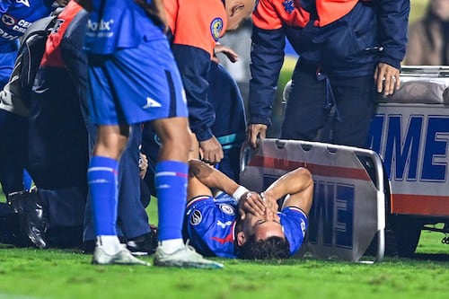 ¿Se pierde el Mundial 2026? Así fue la aparatosa lesión de Chiquete Orozco