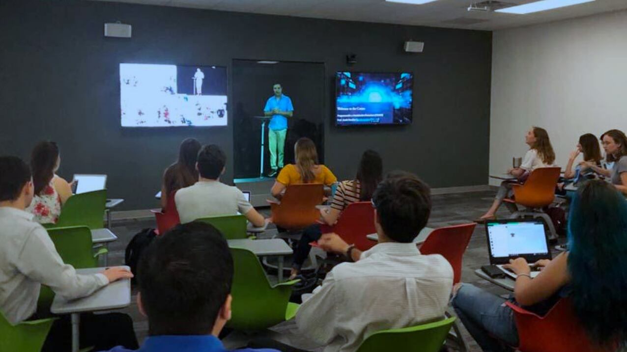 Clases telepresenciales al estilo de ‘Star Wars’ unen a alumnos de cinco estados