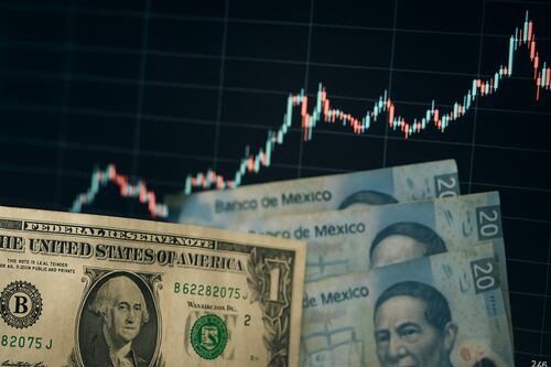 Peso se fortalece frente al dólar, pero podría cambiar por el anuncio que Banxico dará hoy