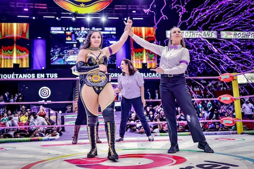 Persephone sorprende a Mercedes Moné y conquista el Campeonato Mundial Femenil del CMLL