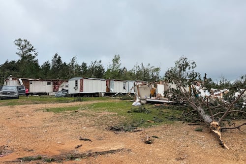Impresionante tornado arrasa con cultivos en Nebraska y deja casas destruidas bajo tormentas severas