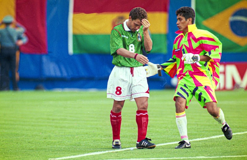 Jorge Campos junto a Luis García en el Mundial de Estados Unidos 1994.