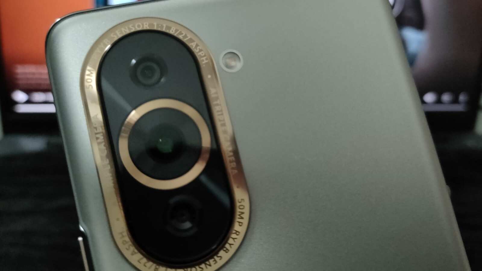 Huawei nova 10 y nova 10 Pro son dos elegantes smartphones insignia que responden a las necesidades de los jóvenes vlogueros e influencers.