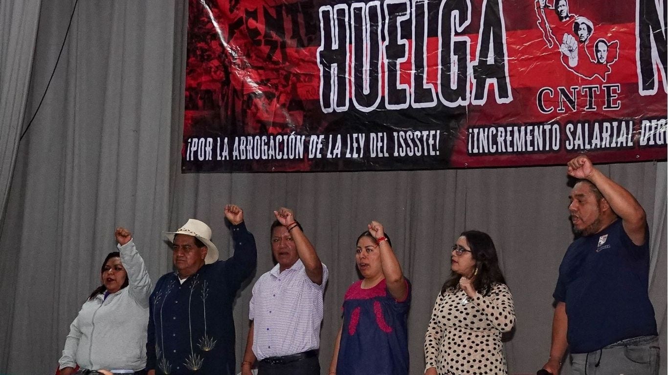La CNTE busca llegar al Estadio Azteca