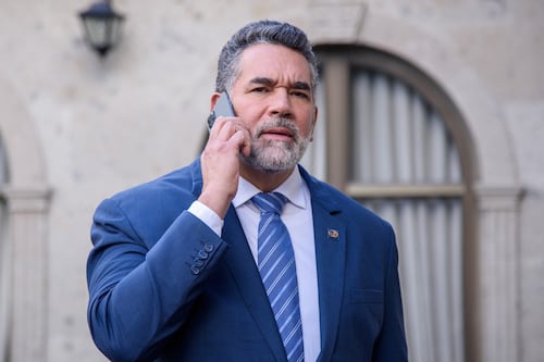 Eduardo Santamarina: La pieza clave de “Juegos de amor y poder”