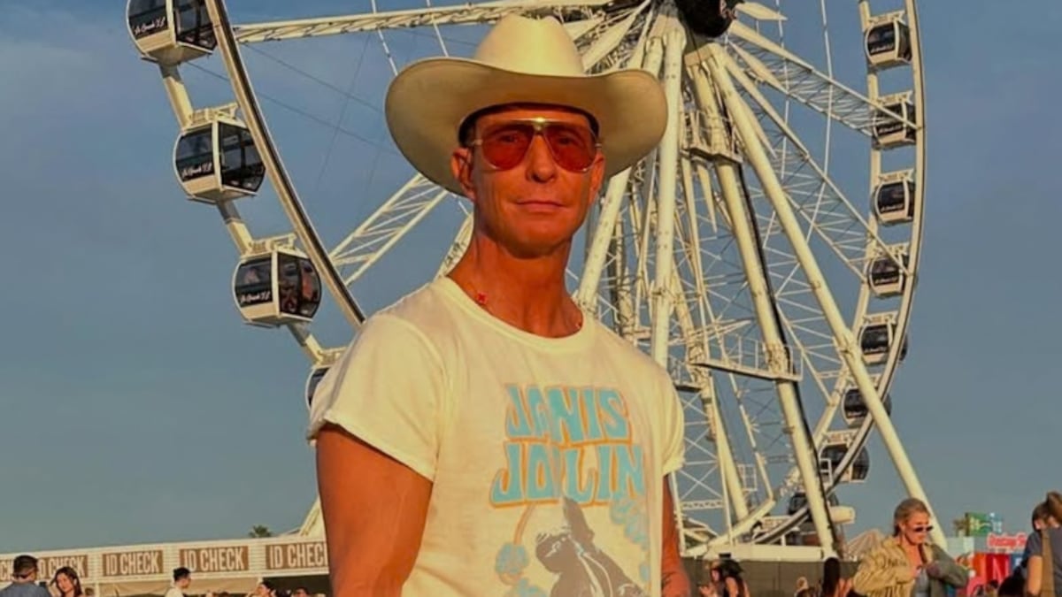 Erik Rubín reaparece irreconocible con tinte rubio