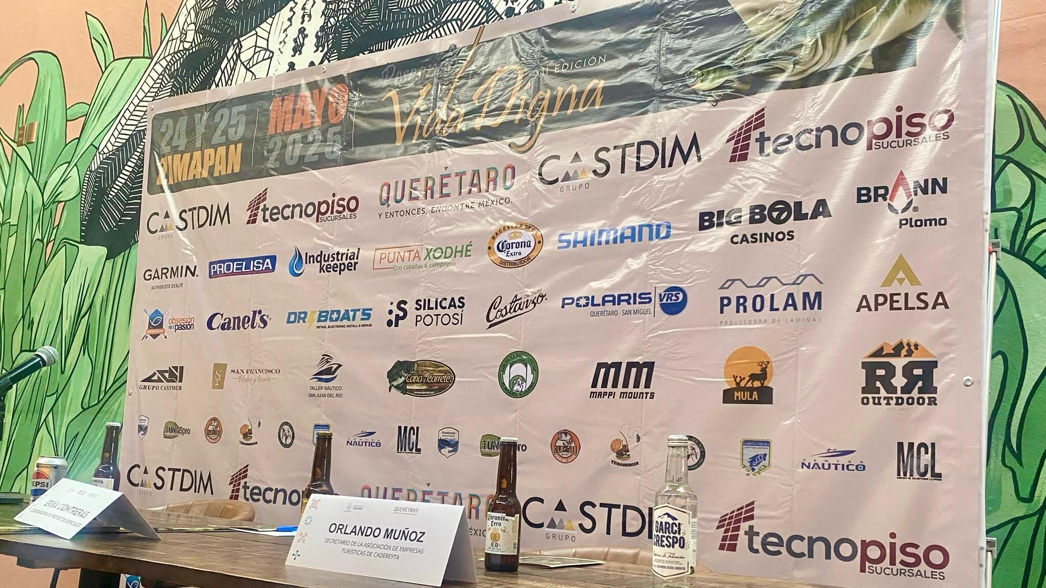 “Pescando por una Vida Digna”.