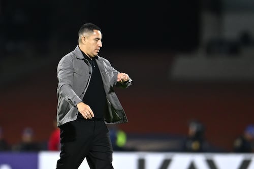Revelan la oscura razón por la que Pumas no puede despedir a Efraín Juárez