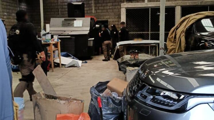 Aseguran arsenal y vehículos monstruo en Chiapas