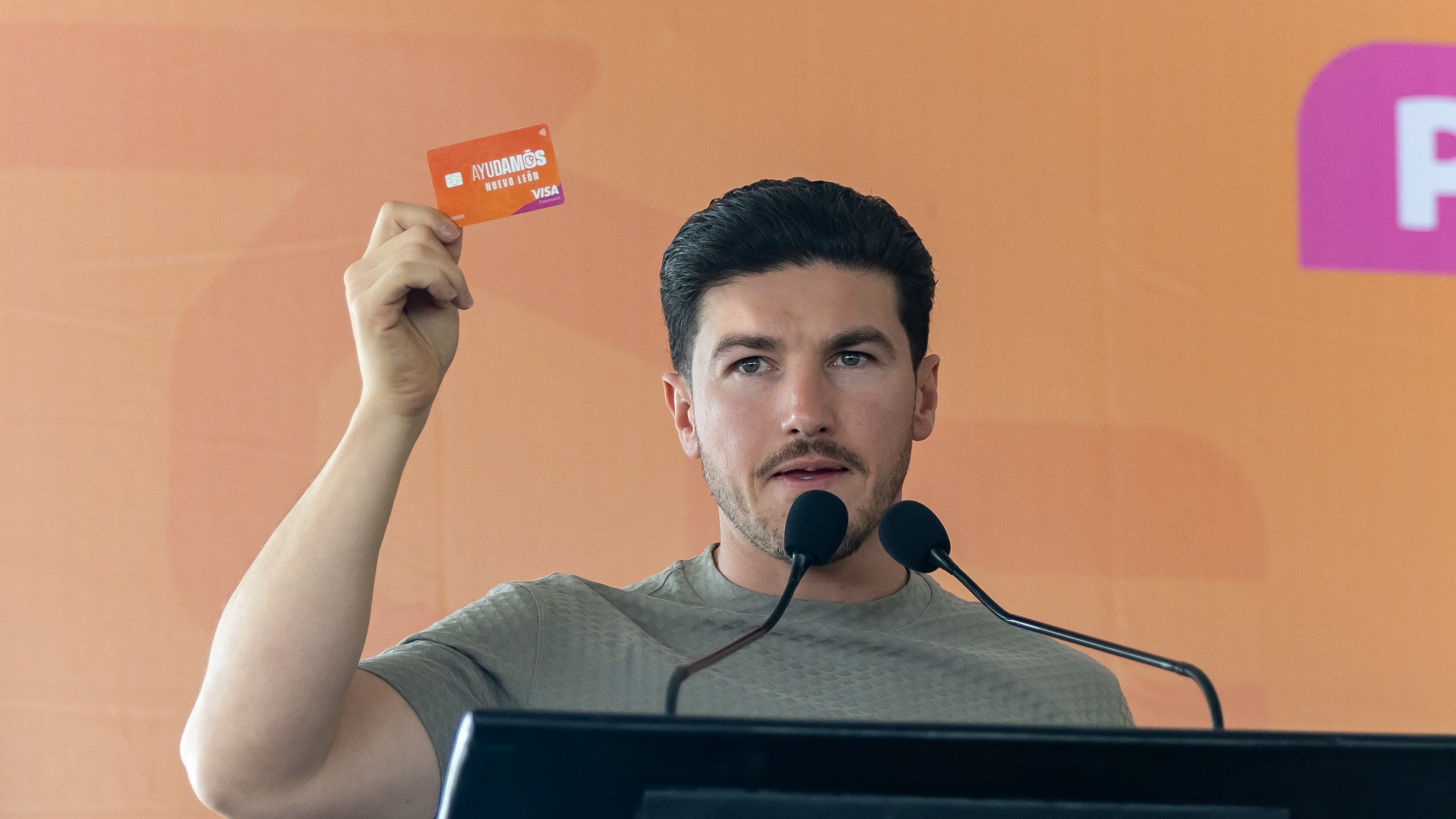 El mandatario Estatal informó que en el centro comunitario habrá todos los servicios.