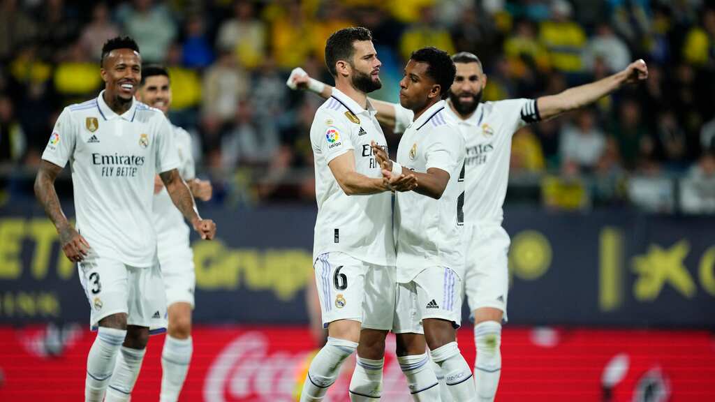 Real Madrid venció 2-0 a Cadiz.