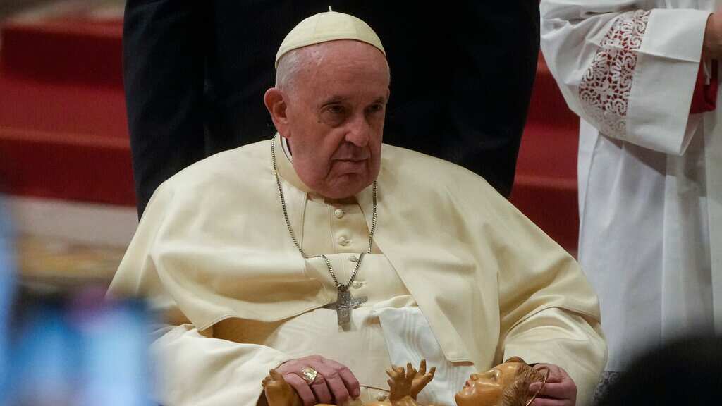 Papa Francisco da mensaje de Navidad durante la Misa del Gallo.