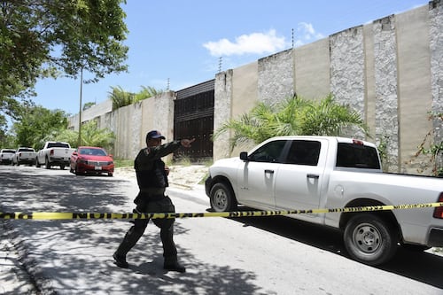 Catean casa de “Alito” Moreno, líder del PRI, en Campeche