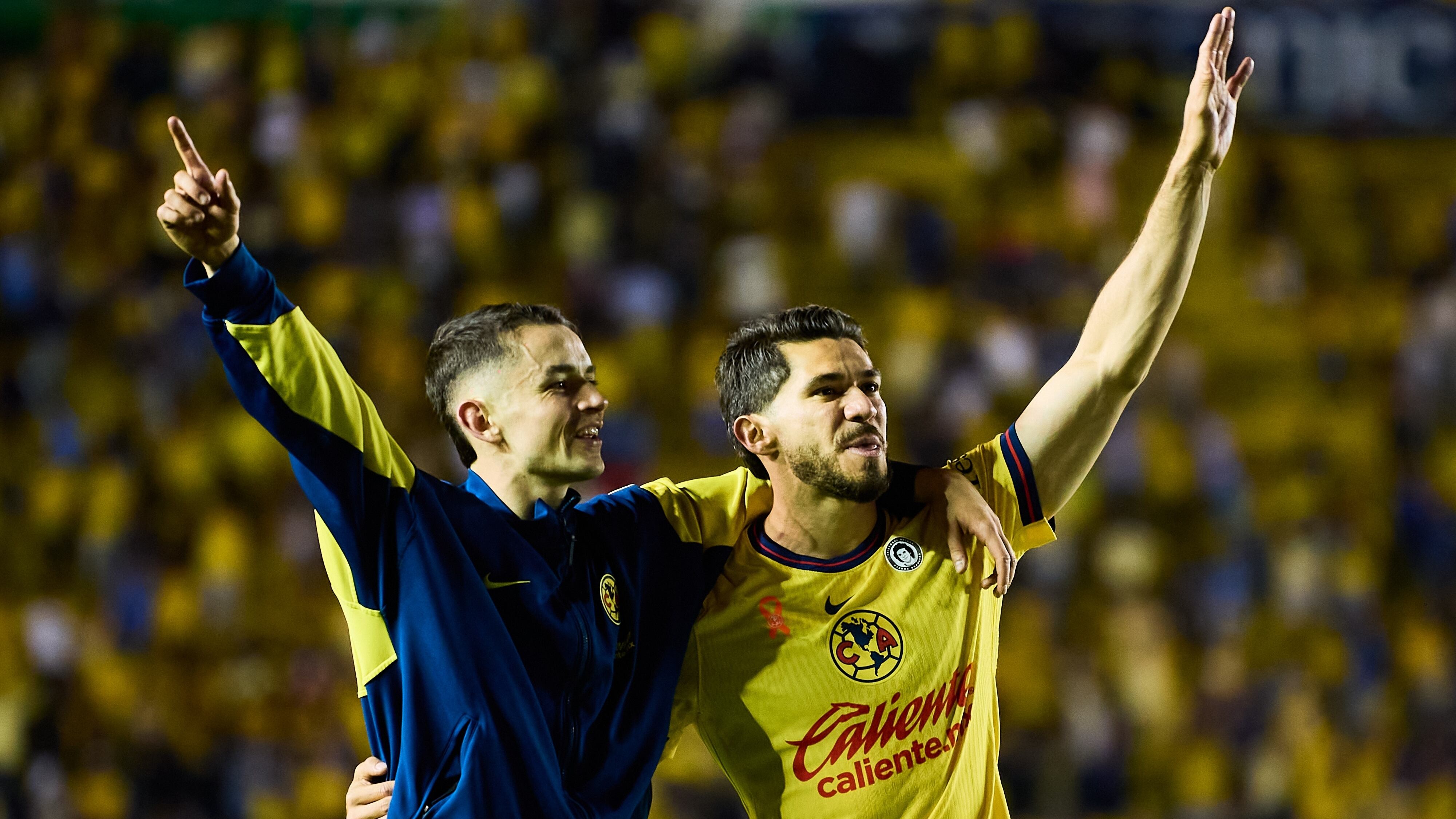 Jugadores del América celebraron con su afición el pase a la gran final.