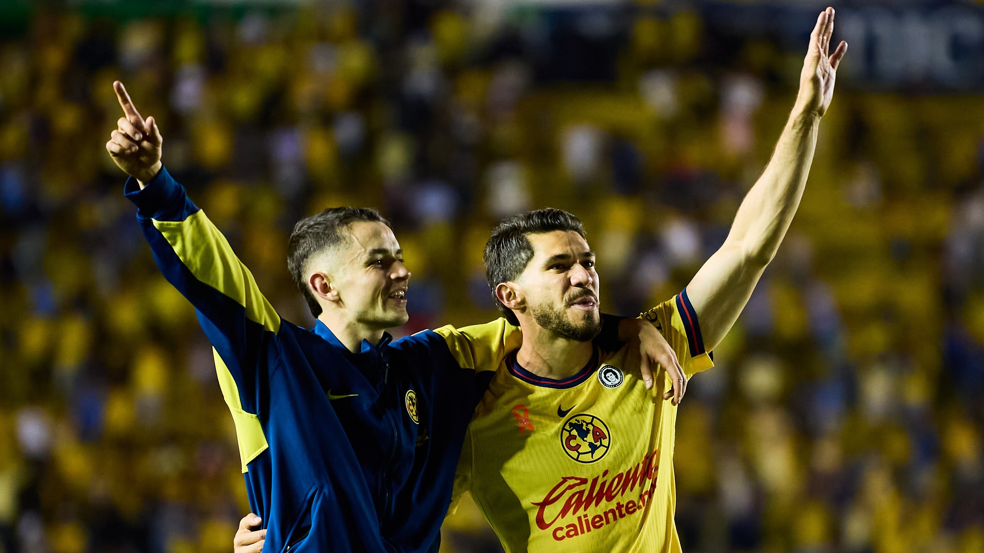 Jugadores del América celebraron con su afición el pase a la gran final.