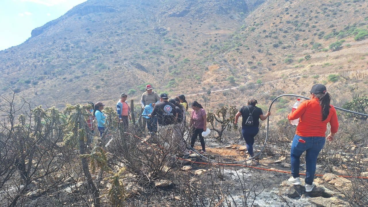 Incendio sofocado en Peñamiller, Querétaro.
