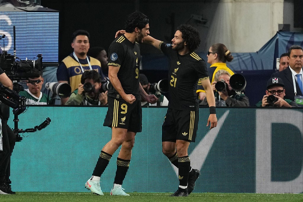 INGLEWOOD, CALIFORNIA - MARCH 23: Raúl Jiménez (L) #9 of Mexico celebrates with his teammate César Huerta #21 of Mexico after scoring off of a header against Panama during the first half of the CONCACAF Nations League final match at SoFi Stadium on March 23, 2025 in Inglewood, California. (Photo by Michael Owens/Getty Images)