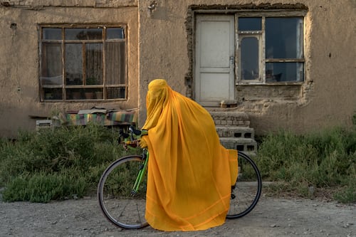 La ONU pide a los talibán retirar todas las leyes discriminatorias que impiden tomar clases a las mujeres