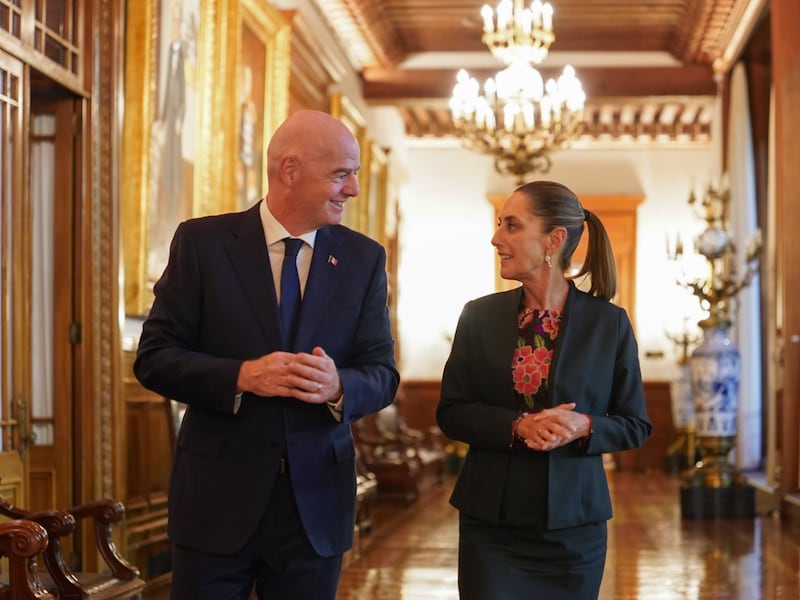 Gianni Infantino y Claudia Sheinbaum