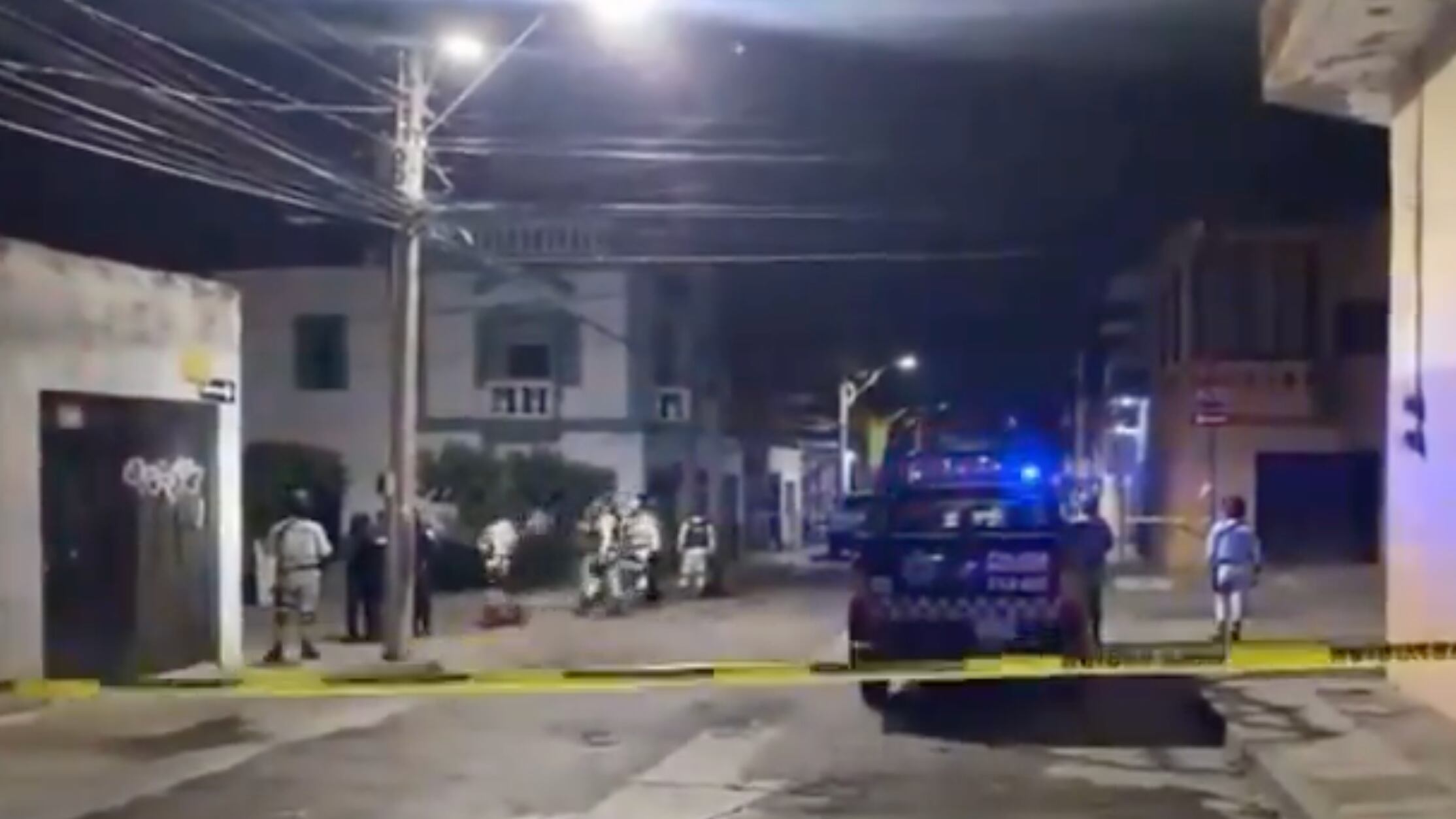 El gobernador aseguró que hay videos donde se ve a elementos de la Guardia Nacional llegar al lugar minutos antes el ataque.