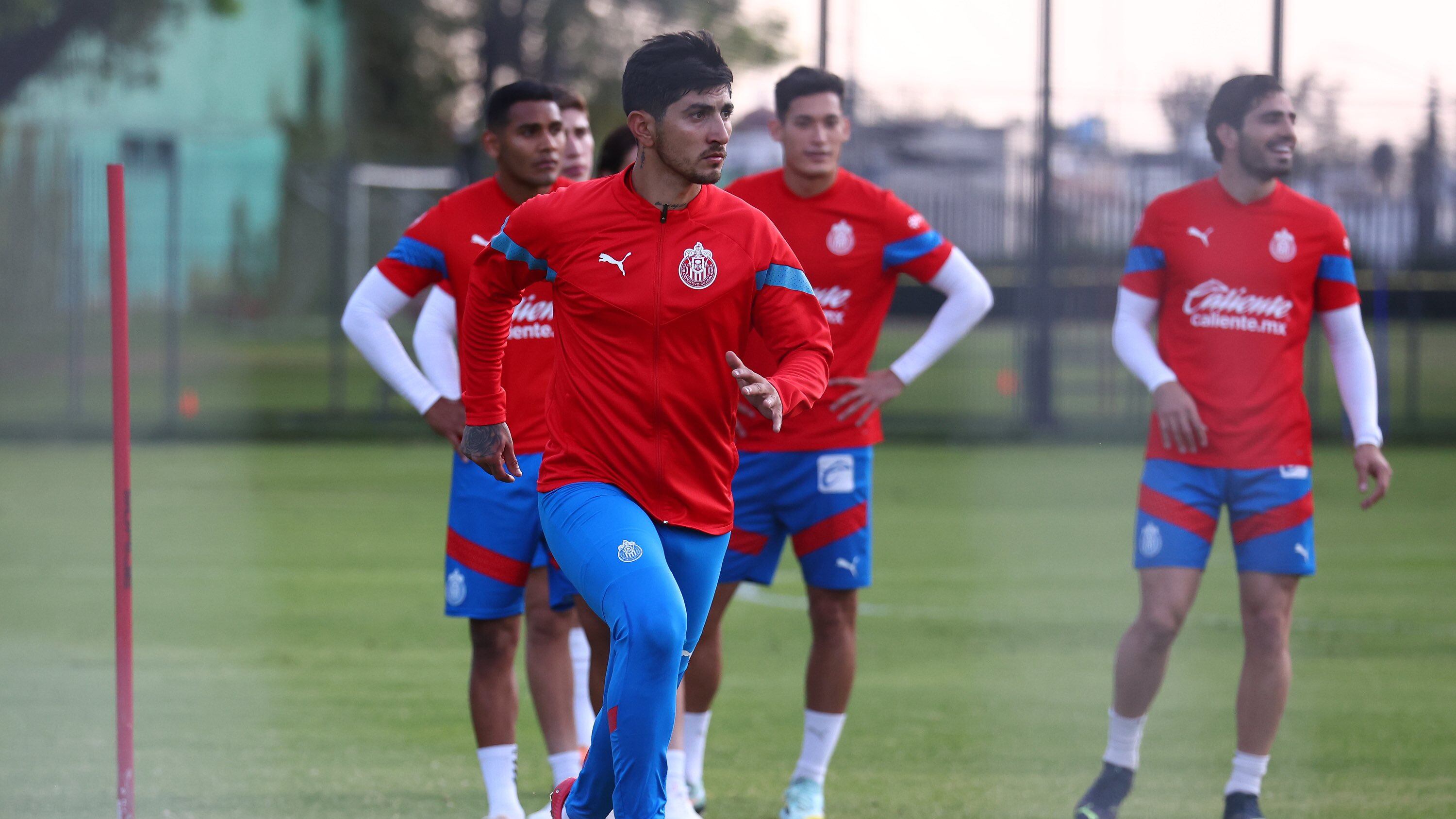Víctor Guzmán vuelve a vestir los colores del Rebaño I Chivas