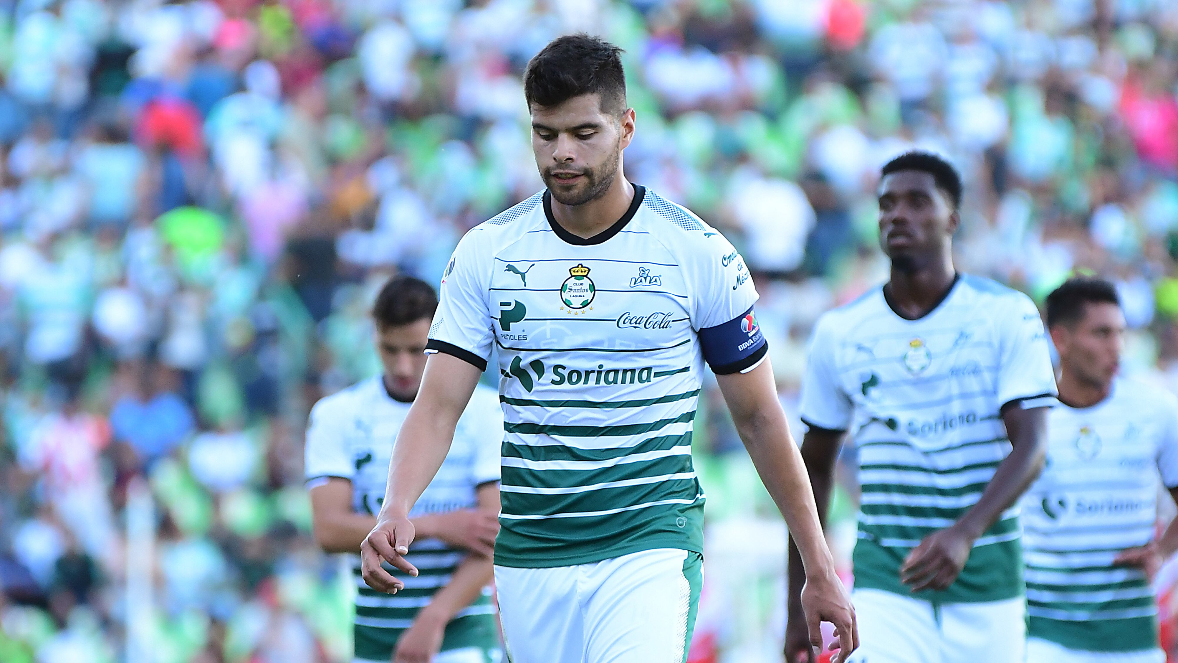 Néstor Araujo se vio afectado por la evasión fiscal en Santos Laguna.