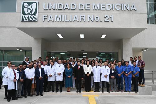 Martí Batres entrega Clínica 21 del IMSS reconstruida por sismo del 19S del 2017