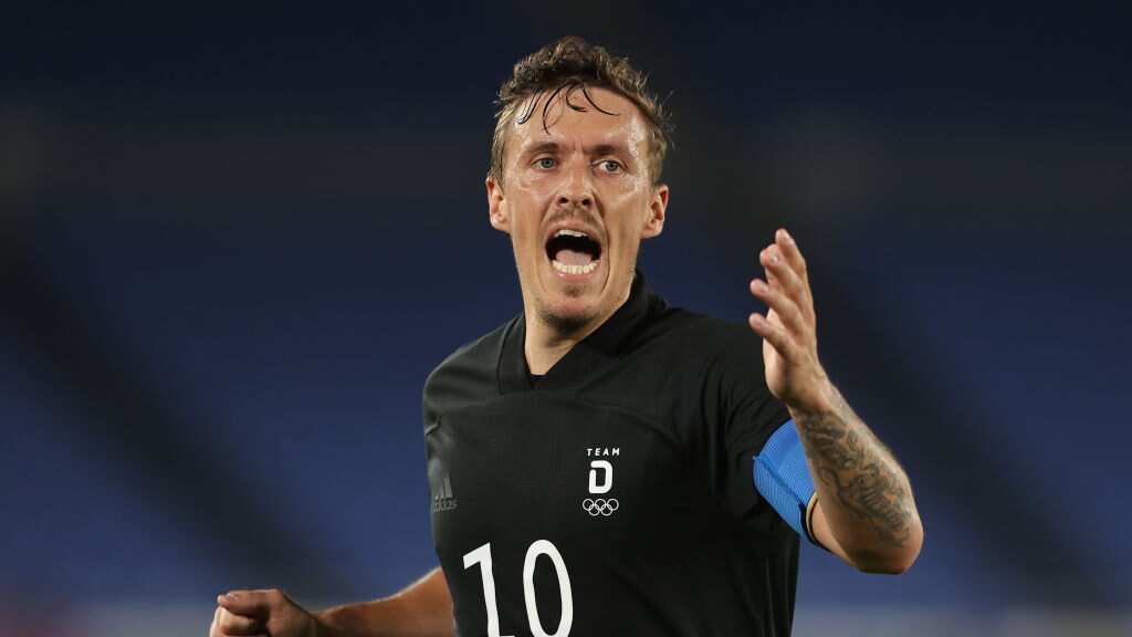 Capitán de Alemania propone matrimonio a su novia a través de la televisión