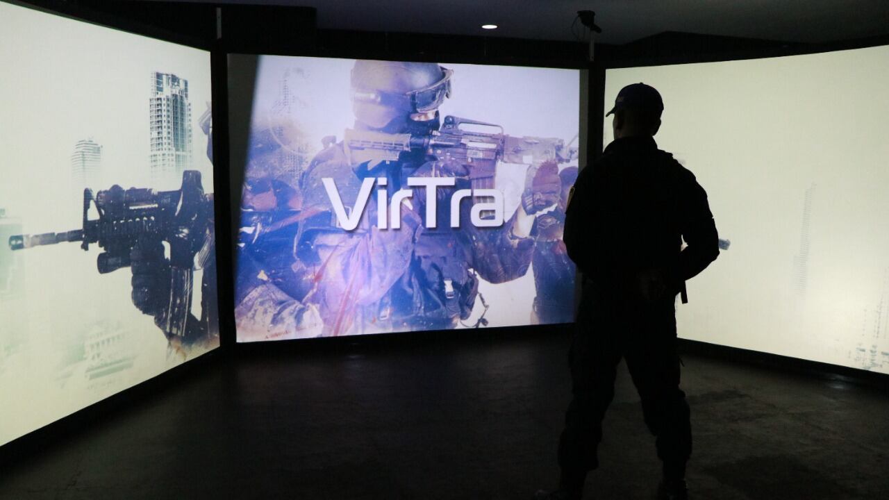 Capacitación con realidad virtual en el Instituto de Educación Superior de la Policía Auxiliar. Foto: Nicolás Corte/ Publimetro