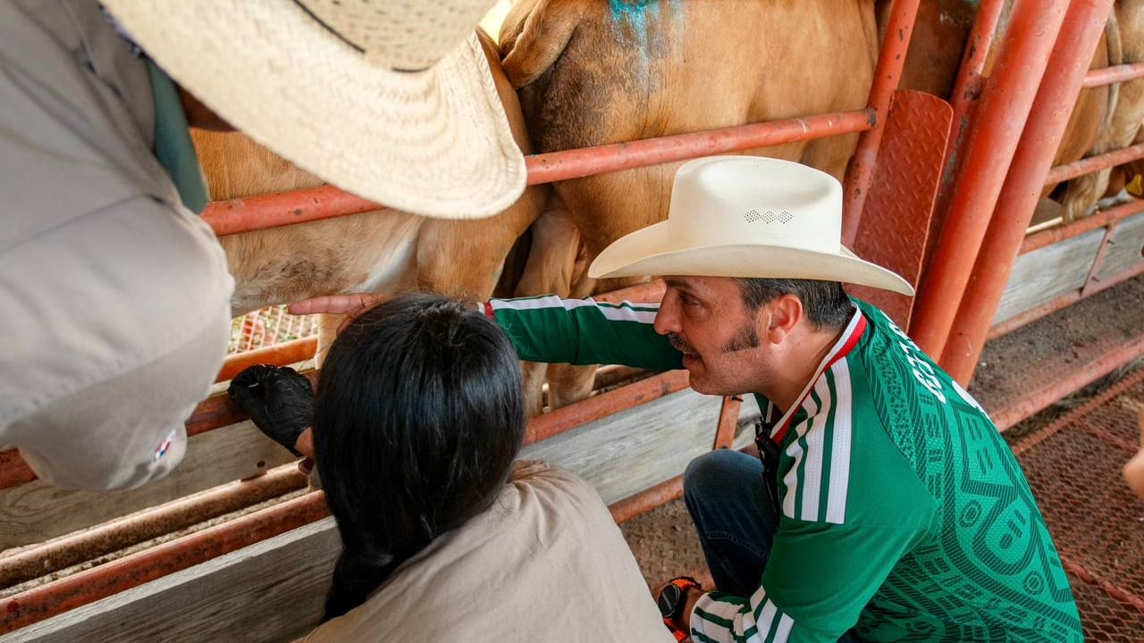 González destacó que es un paso trascendental para blindar Nuevo León del gusano barrenador y de proteger a la ganadería.