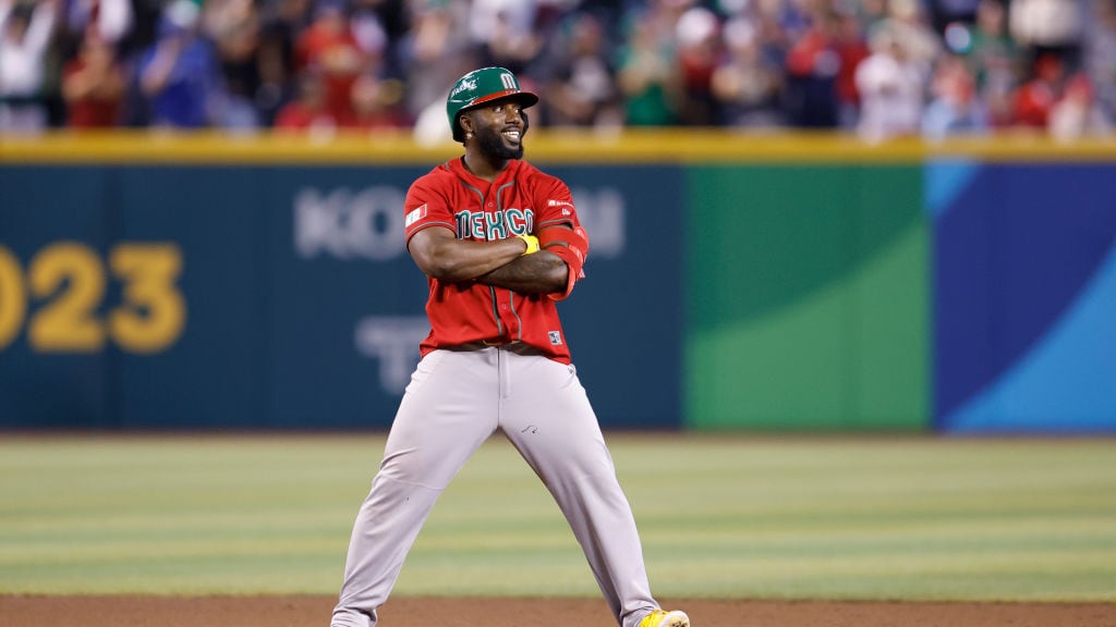 Randy Arozarena se popularizó por su festejo con los brazos cruzados.