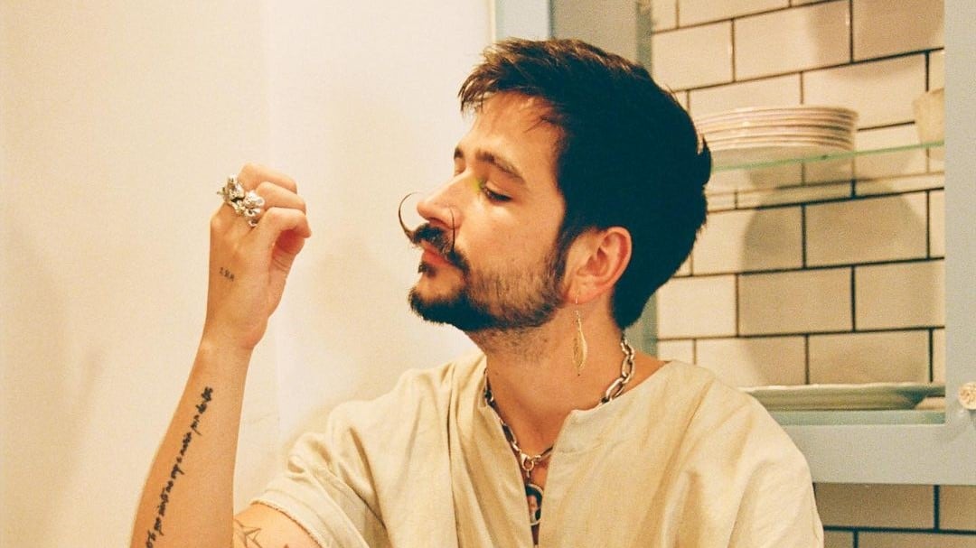 La entrevista fue realizada durante su gira por España