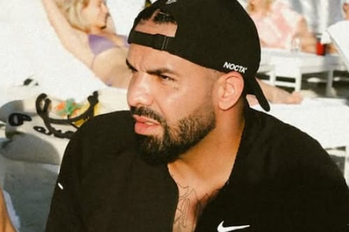 Drake pierde apuesta millonaria en el Super Bowl y revive la ‘maldición’; genera burlas en redes
