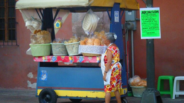 Habrá más vigilancia en mercados y zonas comerciales para evitar el ambulantaje. (Cortesía)