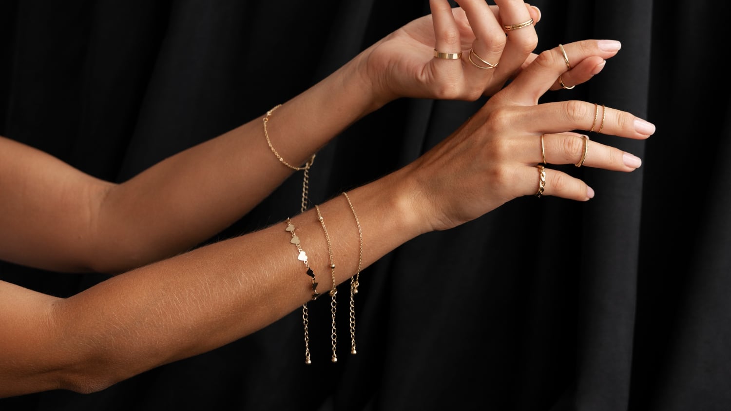 Se trata de una colección de 35 piezas de joyería únicas desarrolladas en colaboración con Maestros Joyeros