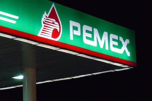#PolíticaConfidencial:Se encienden rumores en Pemex, contratistas hablan de “peaje” invisible… ¿y quién cobra la caseta?