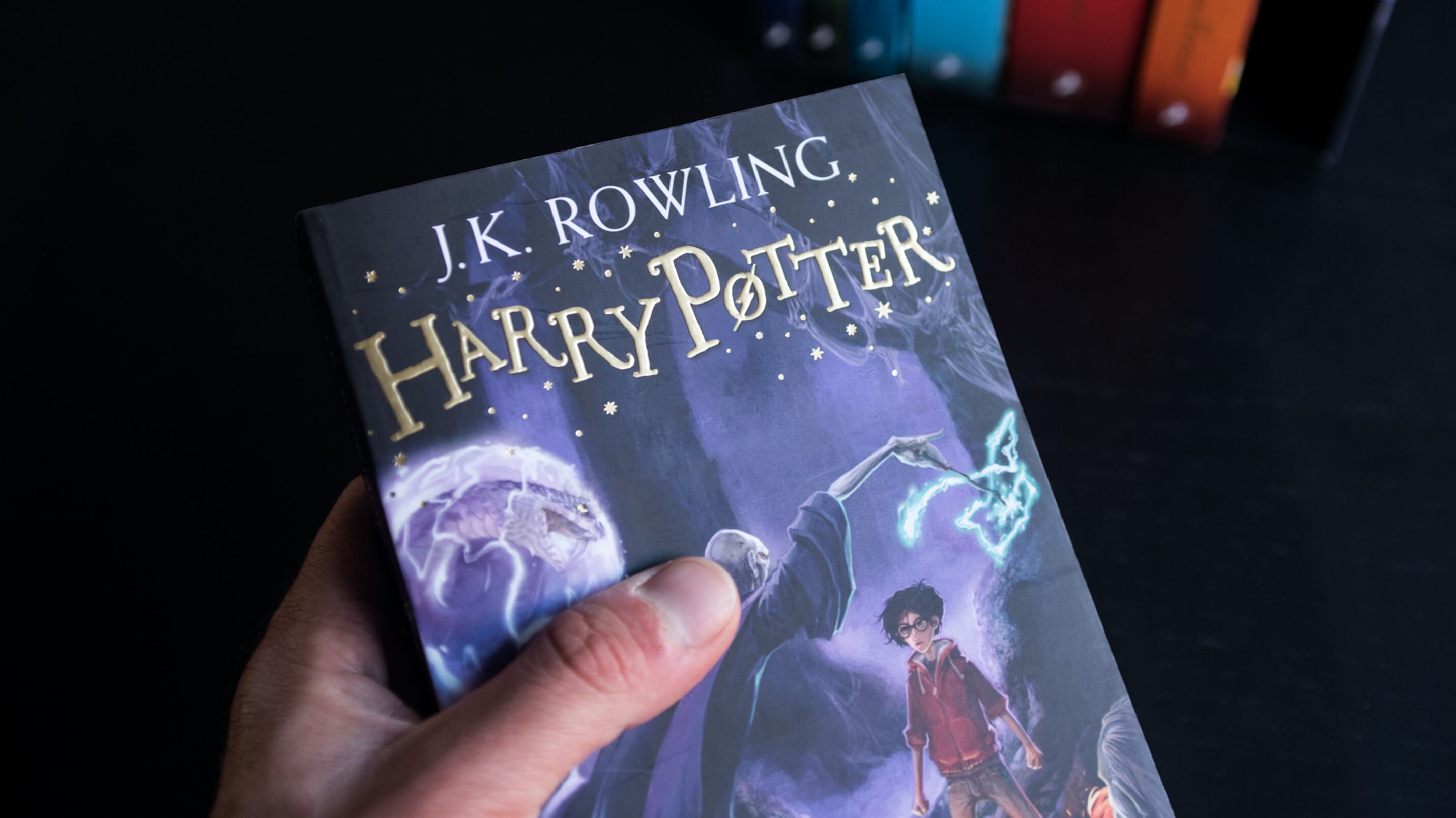 Accesible, tanto para quienes lo leen por primera vez o para aquellos que quieren volver a entrar al mundo mágico de J. K. Rowling
