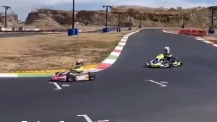 Checo Pérez y su hijo