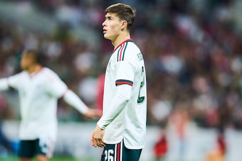 ¿Adiós al Mundial? Captan a Hormiga González y seleccionados de Chivas llegando a Verde Valle