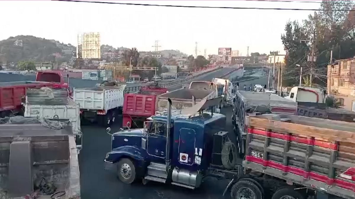 Cierre masivo de carreteras: Transportistas bloquean paso en demanda de pagos por el Tren Maya