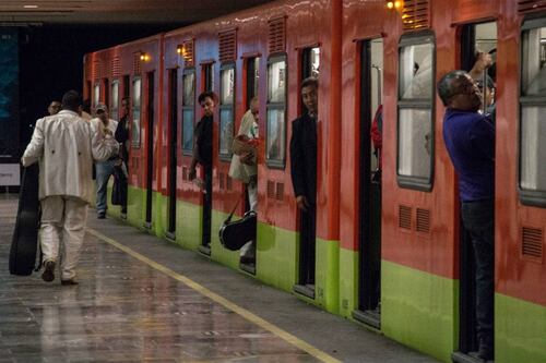 “Hace que me sienta sucio”: personas cuentan por qué no usan el Metro de la CDMX