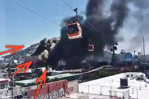 Incendio en fábrica de Ecatepec cubre el cielo con humo negro y afecta el paso del Mexicable