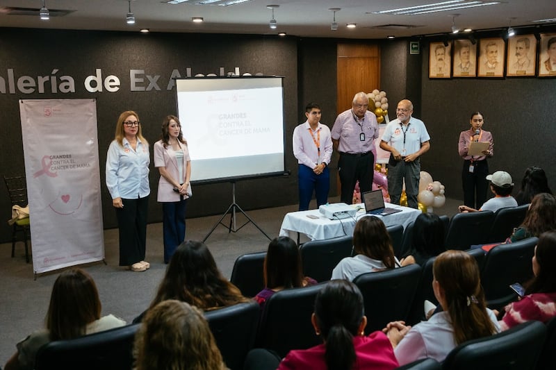 En Guadalupe se hizo un taller un taller dirigido a trabajadoras municipales.