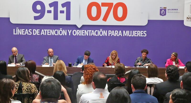 Firma de convenio para Línea de Atención y Orientación a las Mujeres.