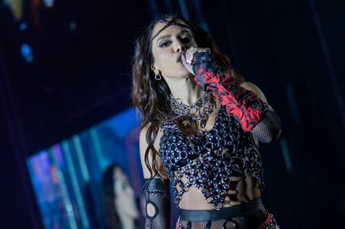 Anitta sorprende con impactante atuendo en el show de medio tiempo de la NFL en Brasil