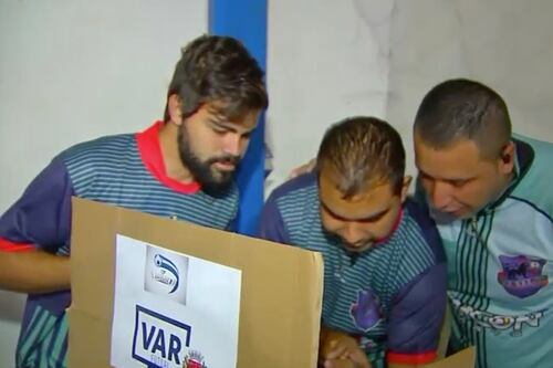 Inventan el ‘celuVAR’ en el futbol sala de Brasil