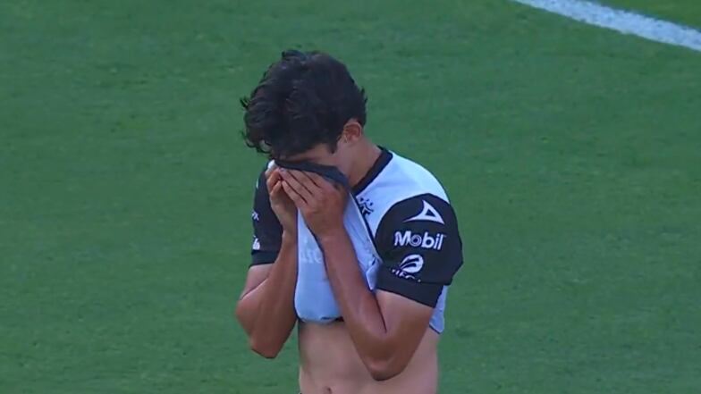 Emilio Madrid cometió un grave error contra León.